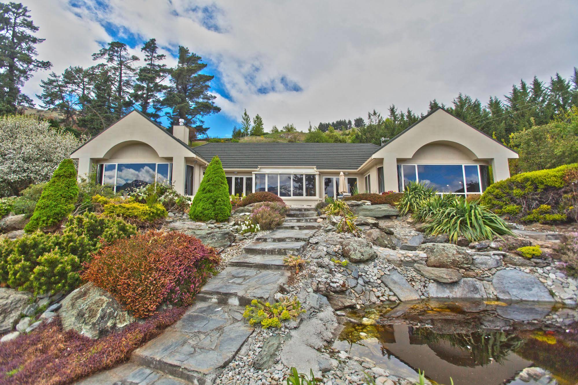 The Shan'S Lodge Queenstown Exterior photo